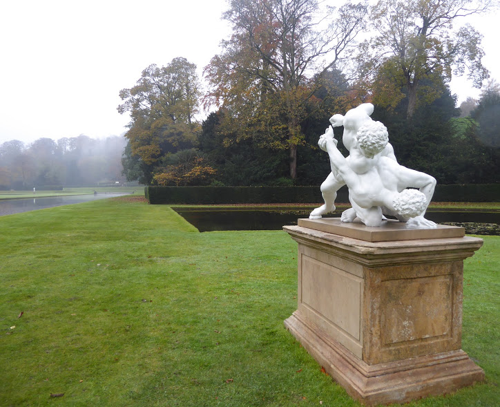 Wrestling gladiators in front of the Moon Ponds