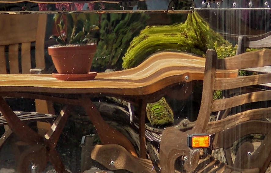 An ordinary outdoor café&nbsp;…