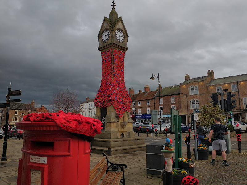Yarn bombing in&nbsp;remembrance