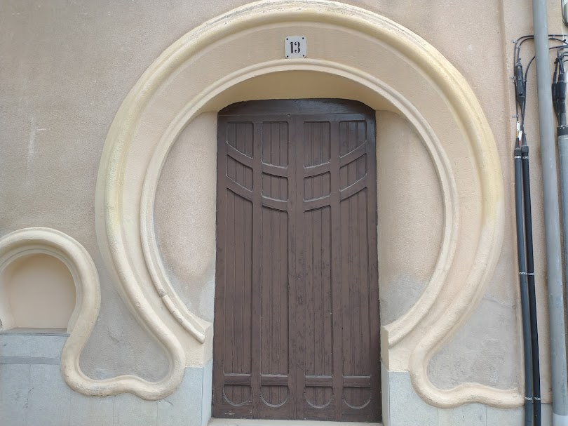 Just a Few Doors in Premià de&nbsp;Mar