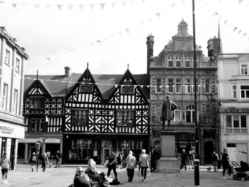 Black & White Postcards of Black & White&nbsp;Buildings