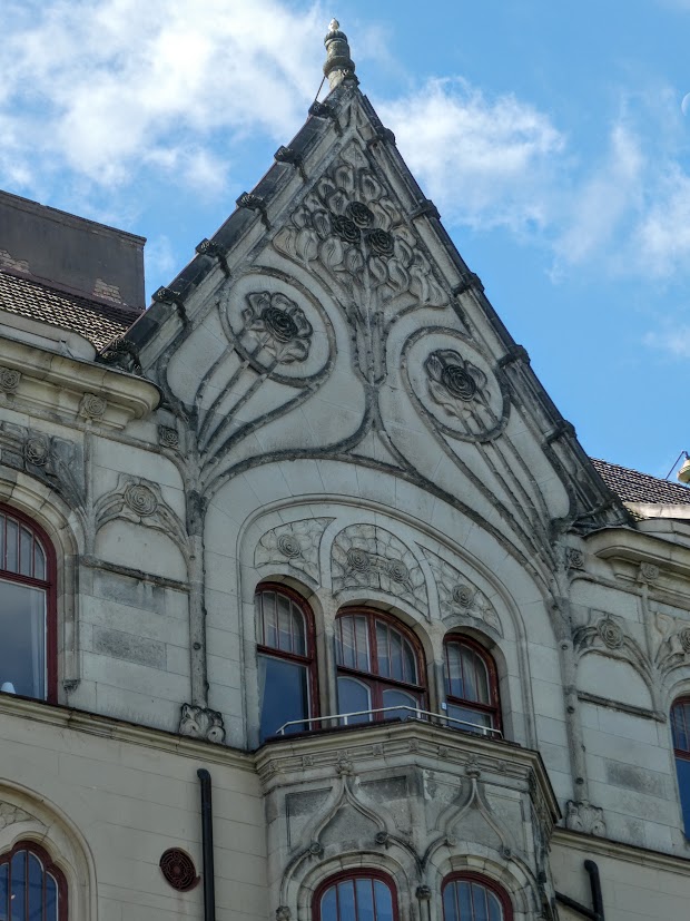 How shaming: I've quite forgotten what this buildig is. But it was wort a shot.